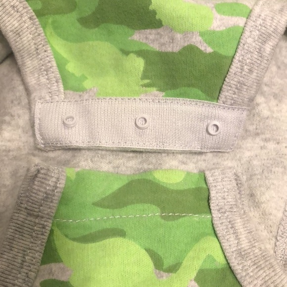 👀4/$25 Size 24 month 2 T Camo onesie and Black Mess Maker Tshirt - Picture 5 of 8